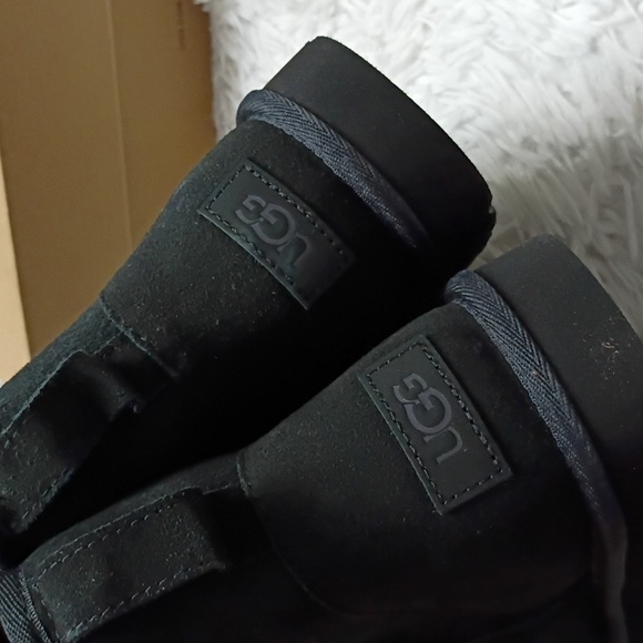 UGG Classic Mini II Women's Sz 8 Ankle Boots - Picture 4 of 10